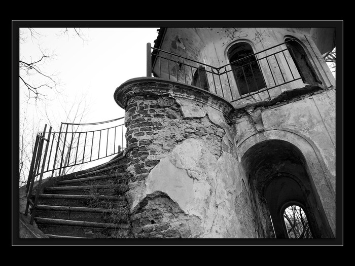 Čínský pavilonek 16
Keywords: Cibulka