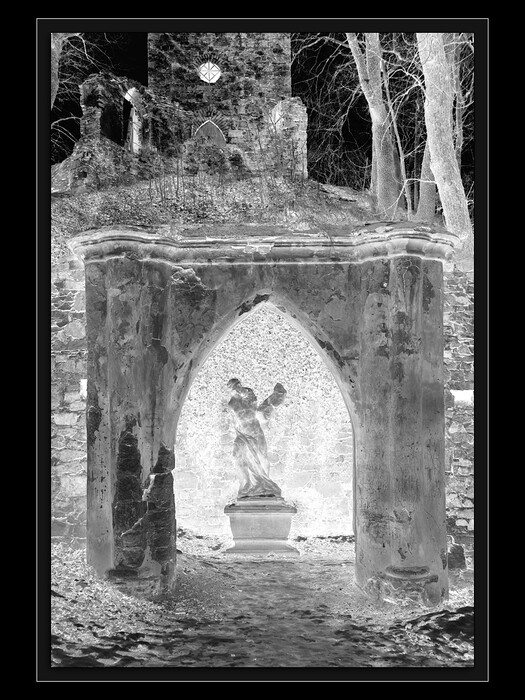 Na druhé straně času
Keywords: Cibulka;čas;time wave zero;sbíhání času;čas