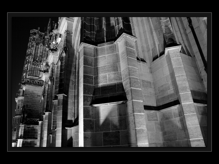 Velké a malé cykly
Keywords: katedrála;galaktická transformace 2012;vzestup;hvězdné vědomí;velké a malé cykly