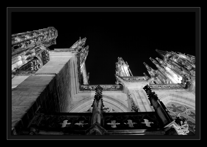 Vyhlížení těch, již nevelicí vzrůstem nesou barvu oblohy
Keywords: katedrála-hd;galaktická transformace 2012;vzestup;hvězdné vědomí