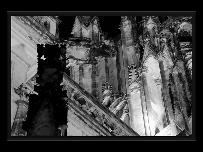 bez prostředníka
Keywords: katedrála;galaktická transformace 2012;vzestup;hvězdné vědomí